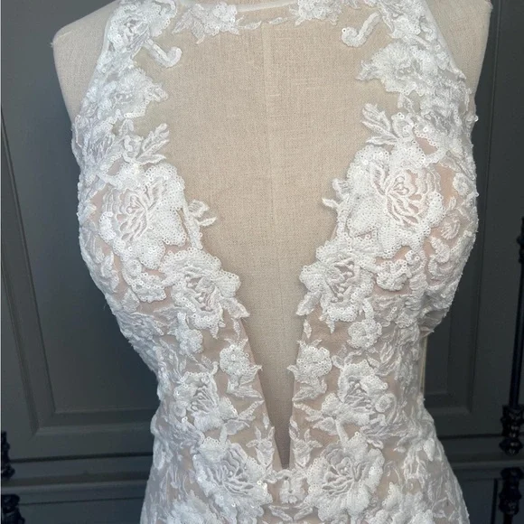 Signature White and Cream Floral Lace Wedding Dress - Picture 4 of 7